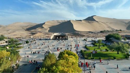 敦煌市鳴沙山月牙泉景區增強服務保障 提升游客體驗
